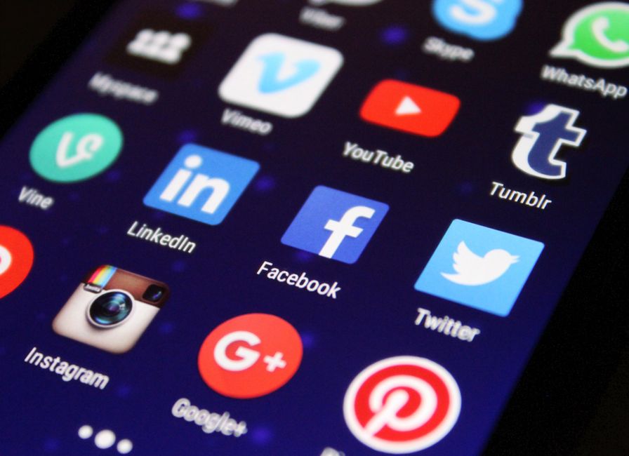 Seguici sui social